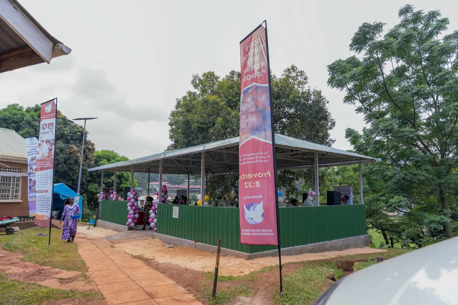 Komamboga Health Centre III handover moment 4